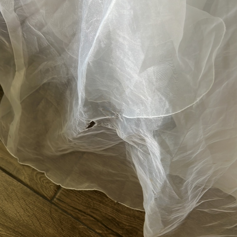 David’s Bridal Wedding Dress - Women’s 4 - Picture 9 of 14